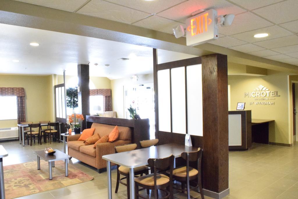 Microtel Inn And Suites Pecos Exterior foto